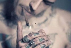 纹身男网红吃瓜图片大全,揭秘娱乐圈幕后风云